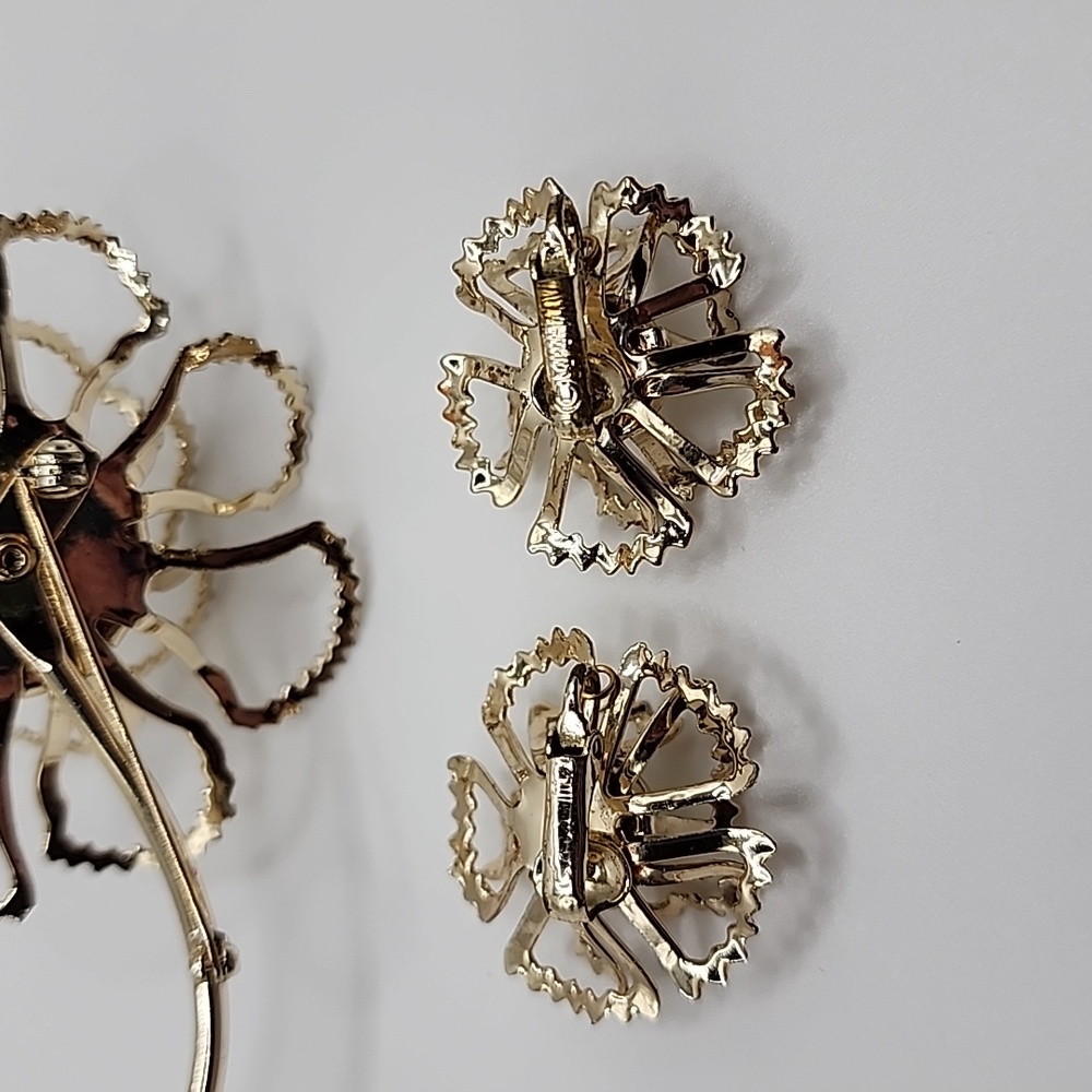 Vintage Sarah Coventry Allusion Brooch and Earring Set - Picture 7 of 10